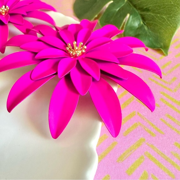 2/$30🌵 Pink Daisy Flower Metal Earrings Zara Statement Jumbo Garden Jewelry NEW - Picture 10 of 12